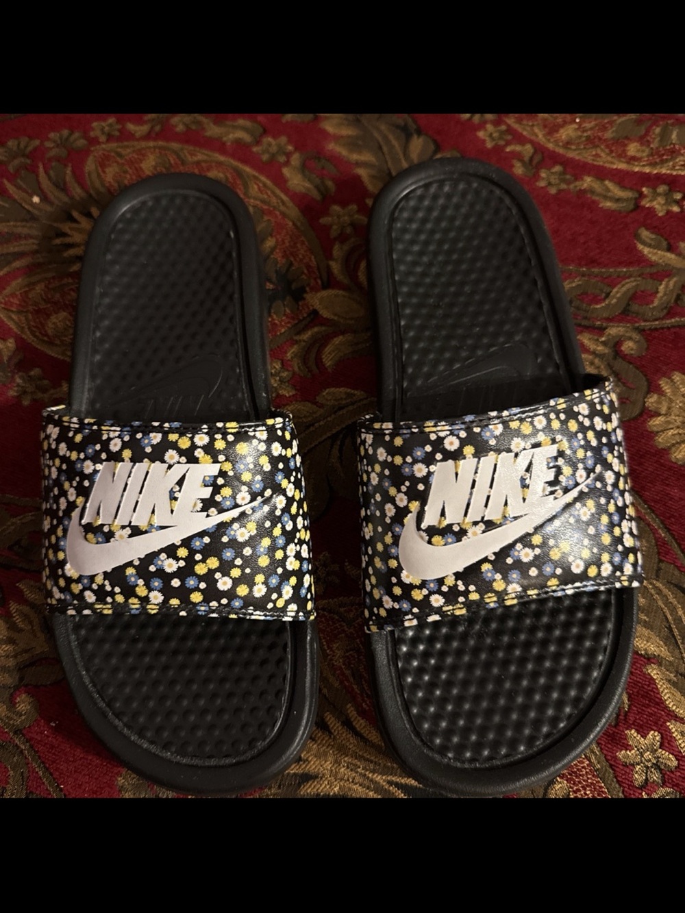 Nike Black Slide Sandals with White Logo and Yellow & White Daisies Size 8